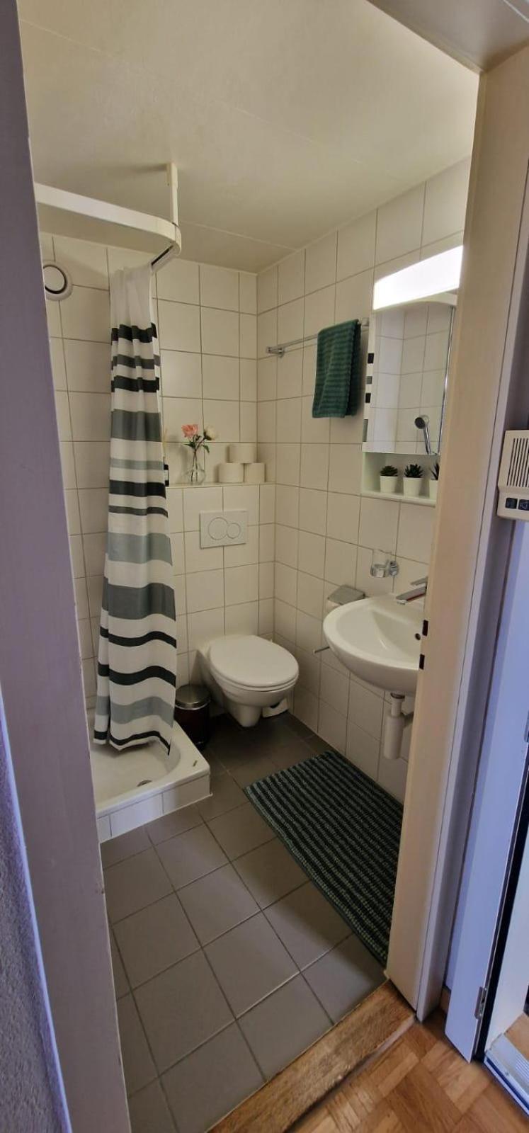 Urban Apartment *